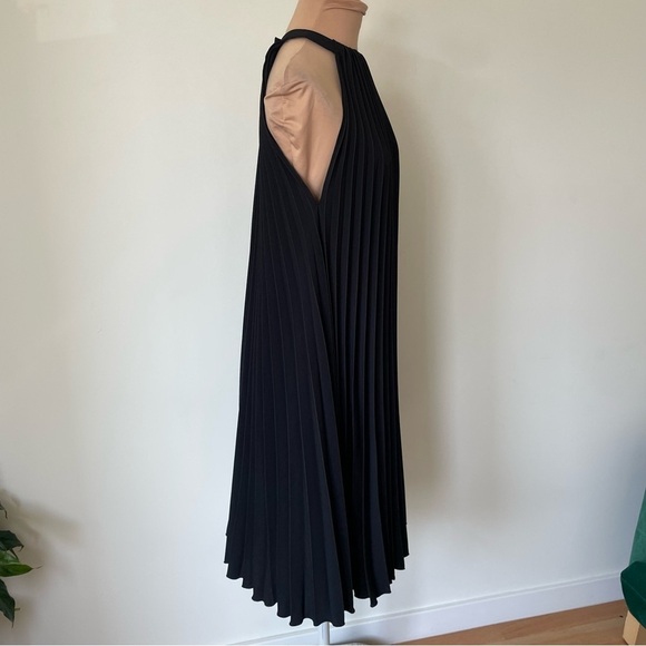MaxMara Pleated Sleeveless High Neck Halter Polyester A-Line Dress EUC Size 4 - Picture 4 of 8